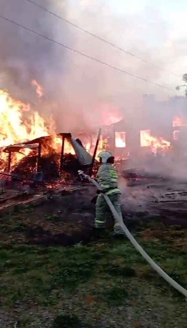 На юге Карелии в масштабном пожаре сгорели два дома