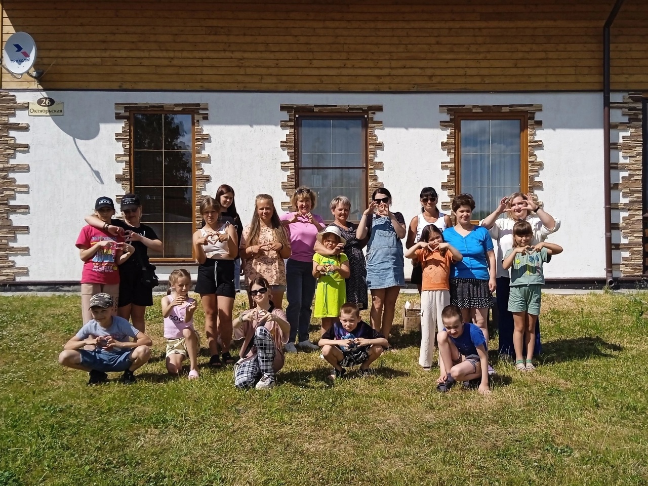 Дети из Пудожа наслаждаются летней погодой на Купецком озере