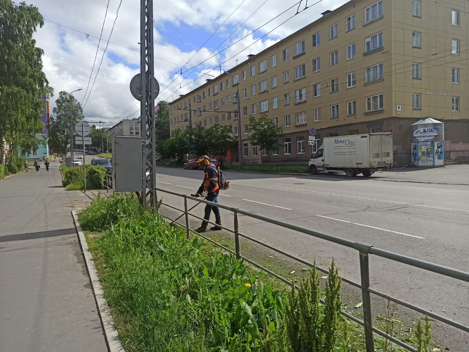 «Служба заказчика» выявила 85 нарушений правил содержания многоквартирных домов и дворов в Петрозаводске

 