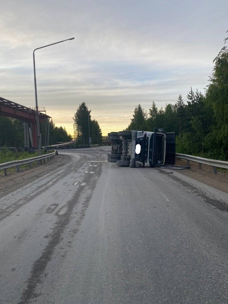 На автодороге «Костомукша-ГОК» произошло дорожно-транспортное происшествие