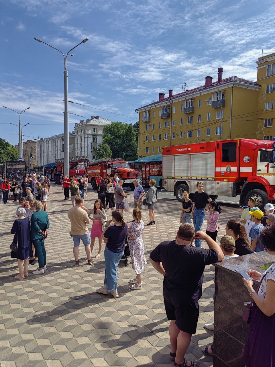 В Петрозаводске эвакуировали торговый центр