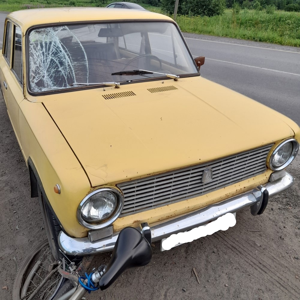 Водитель «Жигулей» сбил велосипедиста на выезде из Петрозаводска