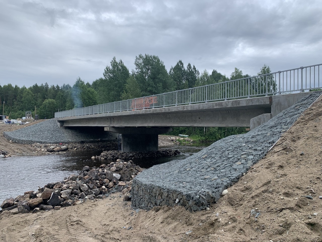 В Карелии обновляют мост через реку с красивым названием | 10.07.2024 |  Новости Петрозаводска - БезФормата