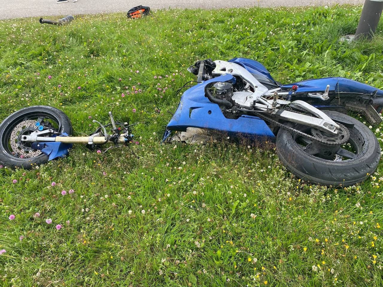 В ГИБДД подтвердили смерть мотоциклиста в дорожной аварии в Костомукше