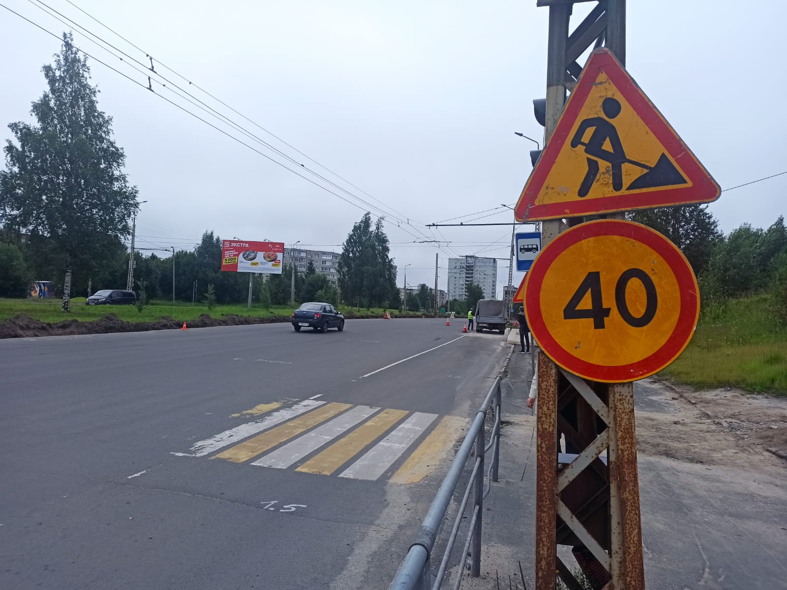 В Петрозаводске на Комсомольском проспекте установили временные знаки