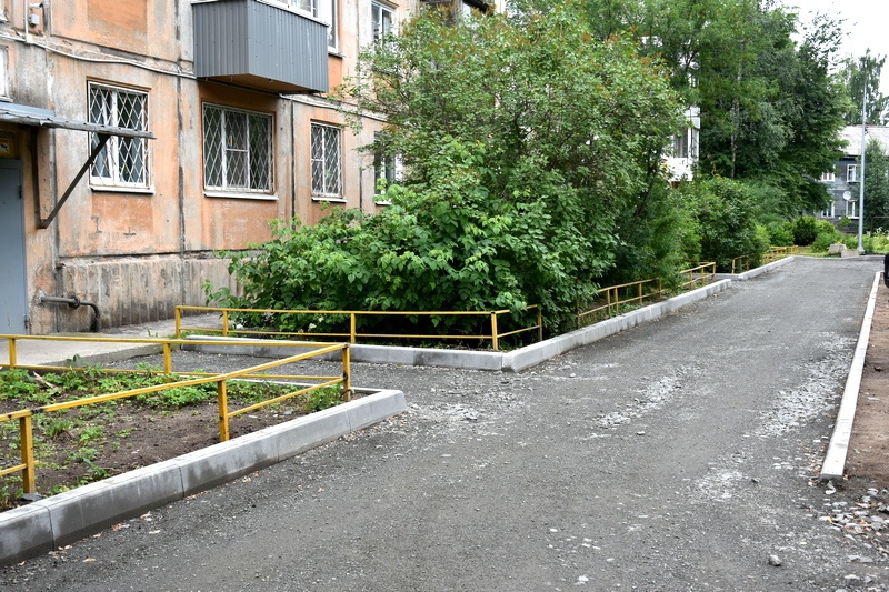 В Петрозаводске продолжается благоустройство дворов и площадок