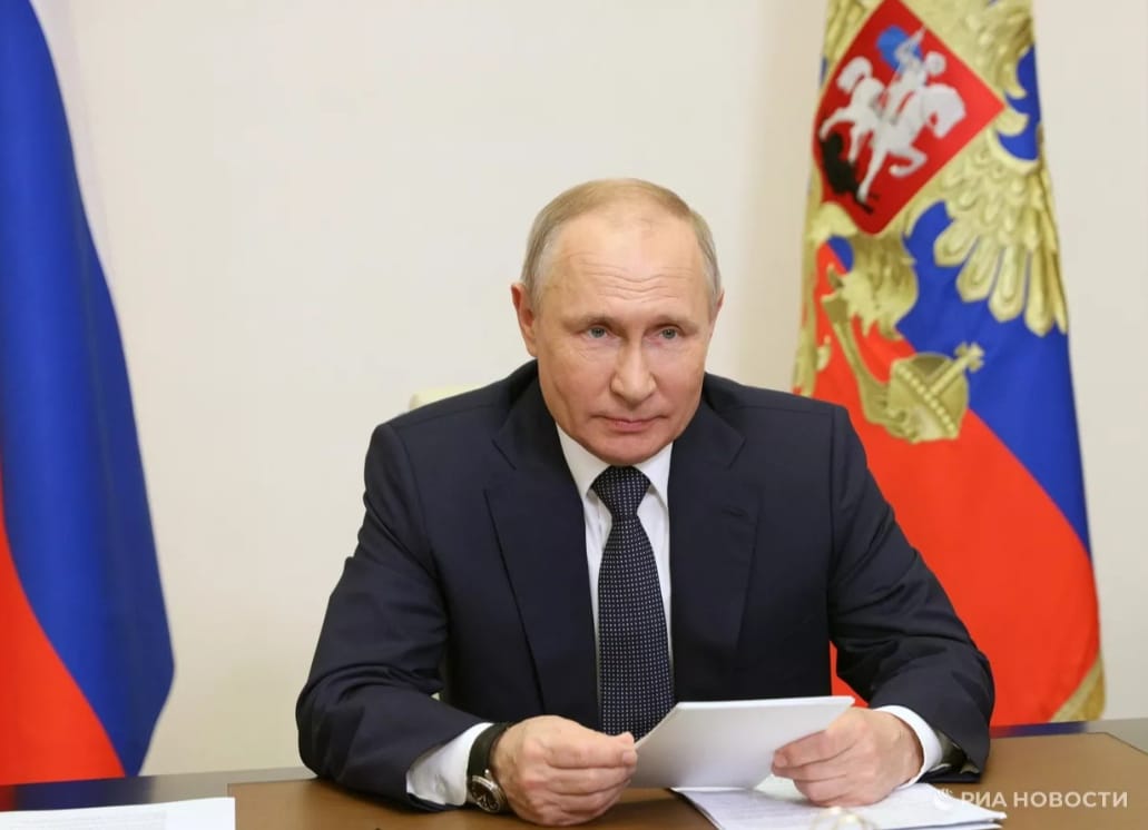 Путин поручил перейти к широкому внедрению цифрового рубля
