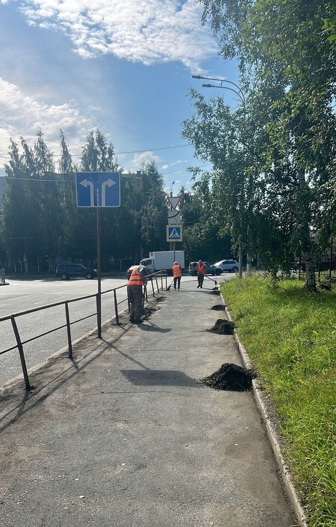 Рабочие приводят улицы Петрозаводска в порядок