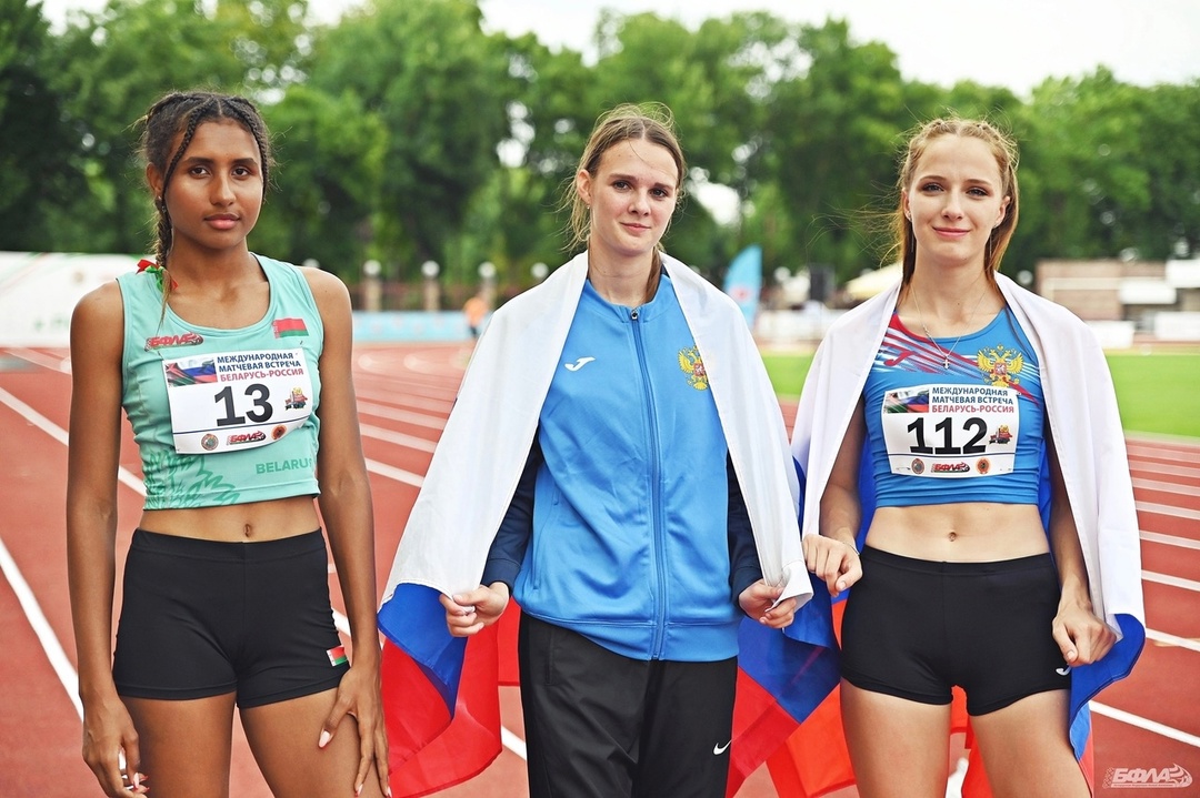 «Золото» привезла домой: спортсменка Софья Фофанова из Петрозаводска прыгнула дальше всех