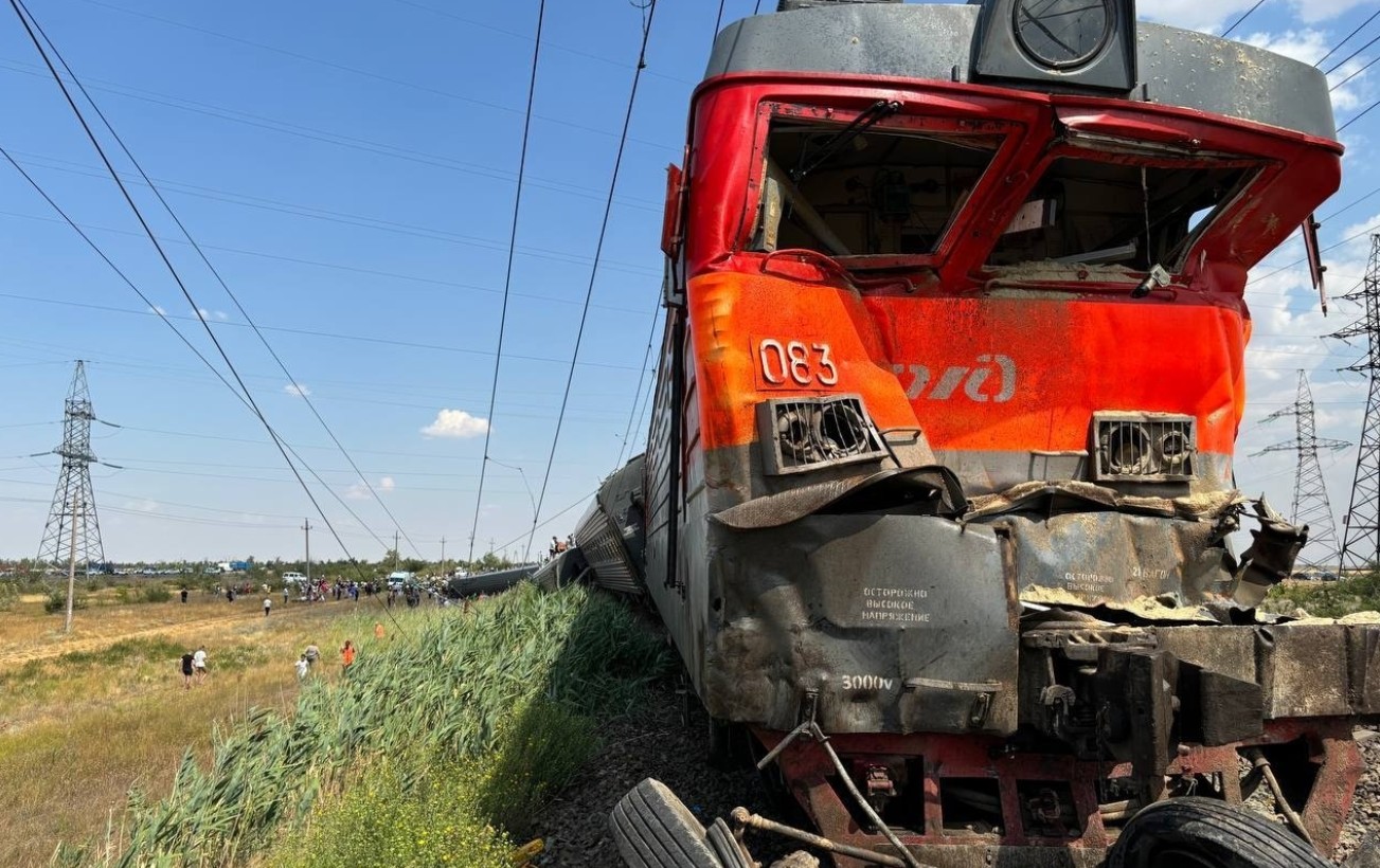 Крушение пассажирского поезда произошло на юге России