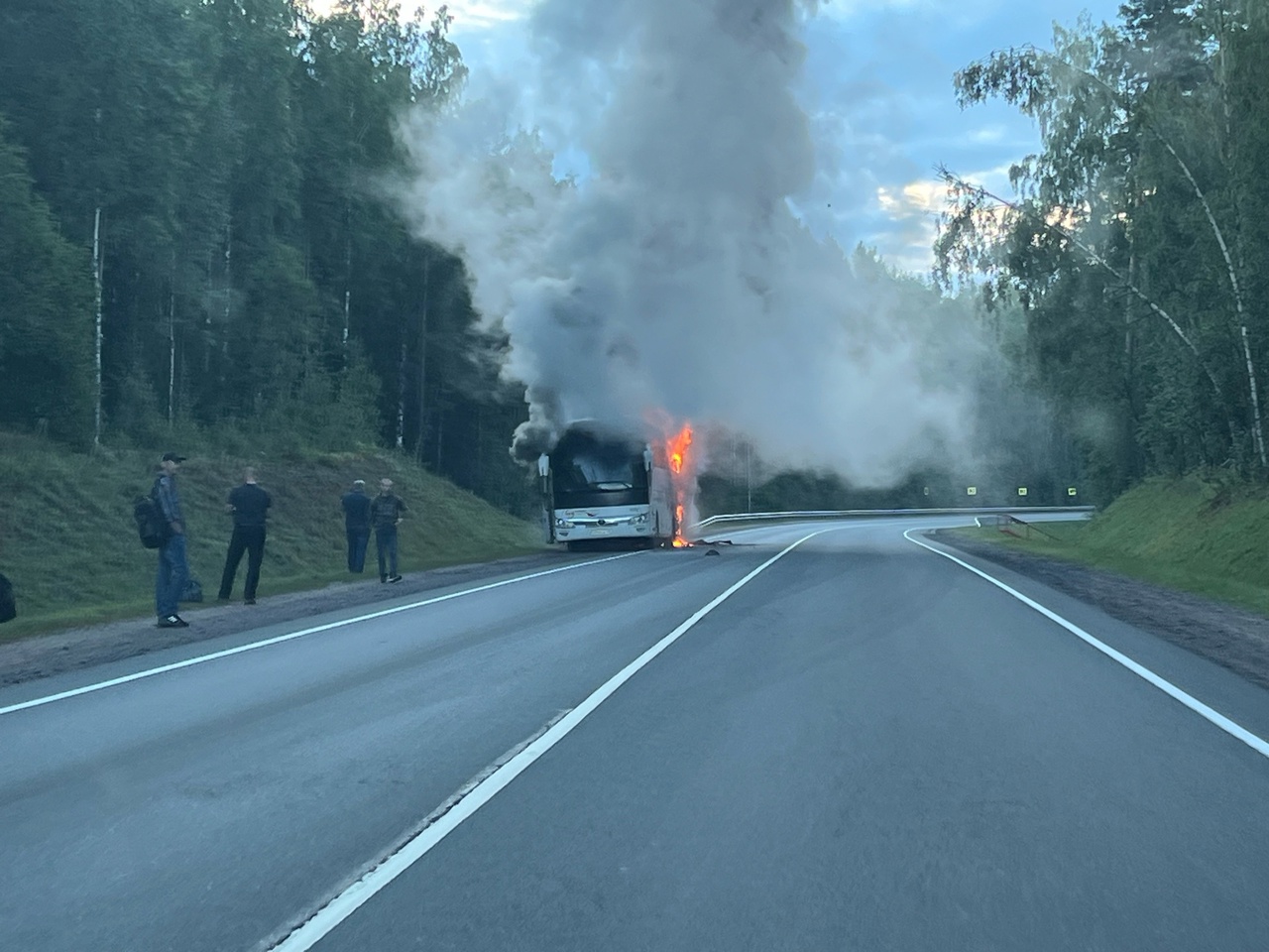 На трассе «Сортавала» дотла сгорел пассажирский автобус