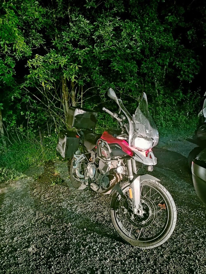 Мотоциклиста, перевернувшегося на трассе в Карелии, увезли в больницу