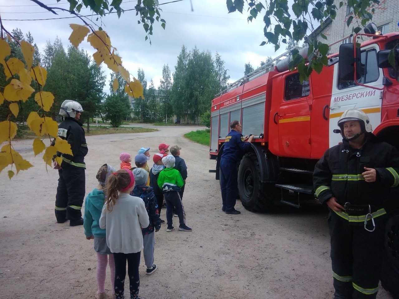 На севере Карелии пожарная  машина приехала прямо в детский сад