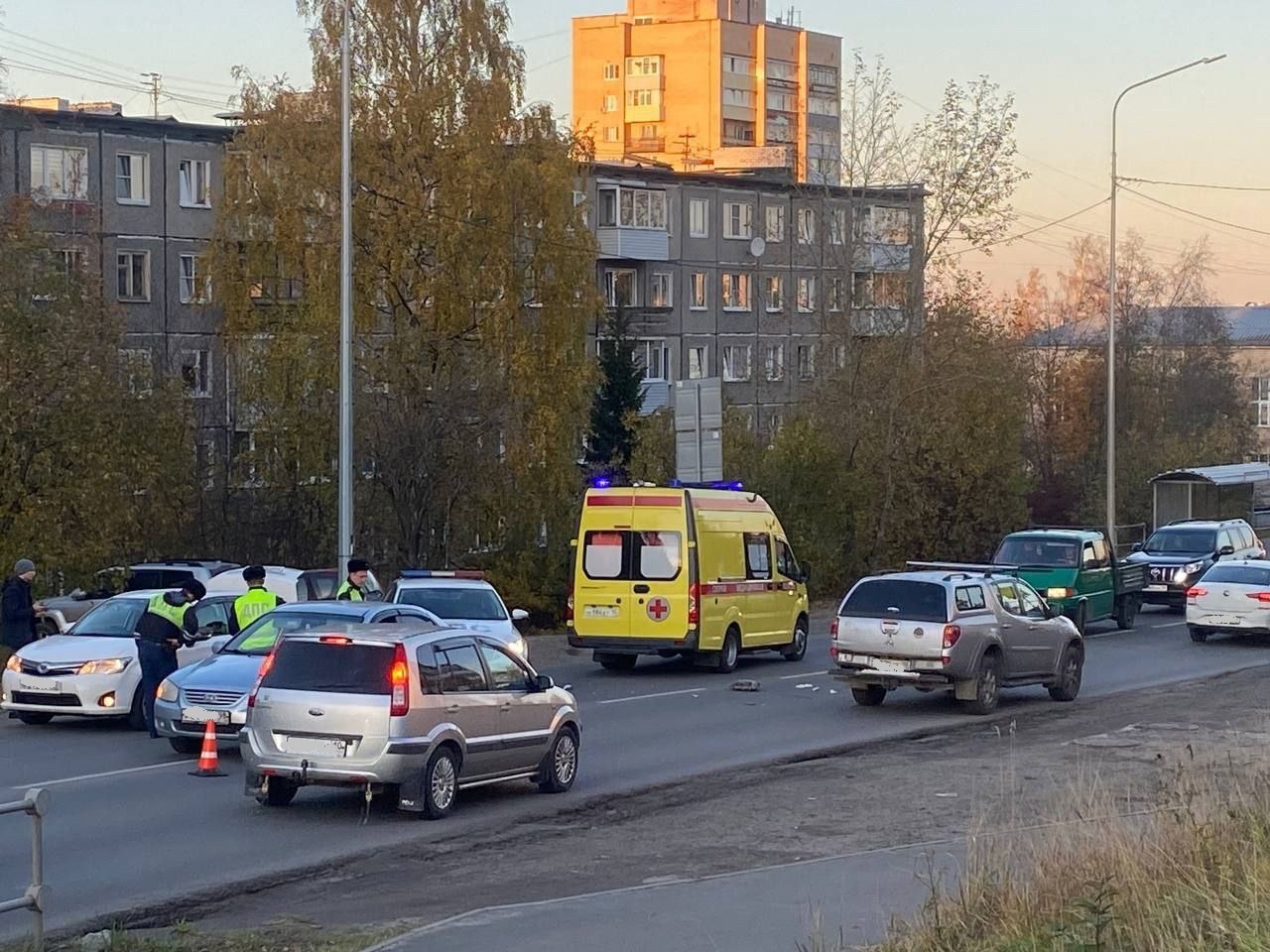 «Кровь на асфальте»: в одном из районов Петрозаводска сбили человека