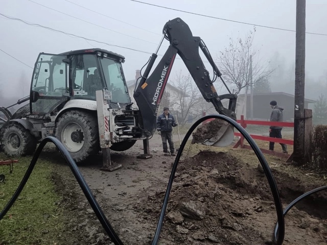 В Лахденпохье заканчиваются работы по прокладке новой водопроводной трубы