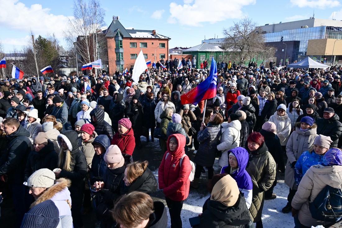 Артур Парфенчиков поздравил жителей Карелии с Днем воссоединения Крыма и Севастополя с Россией