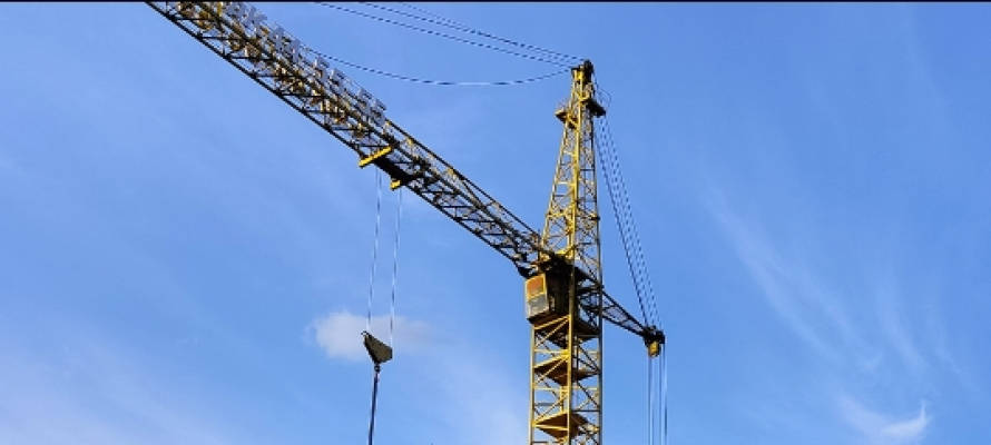 Башенный кран загорелся в Петрозаводске