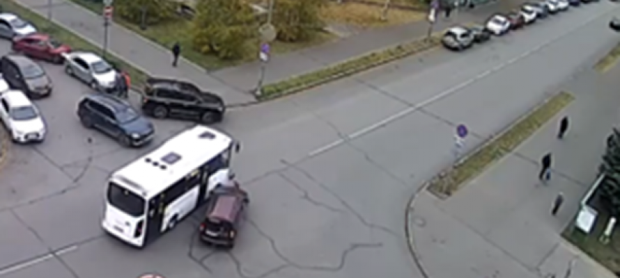 ДТП с пассажирским автобусом произошло в центре Петрозаводска
