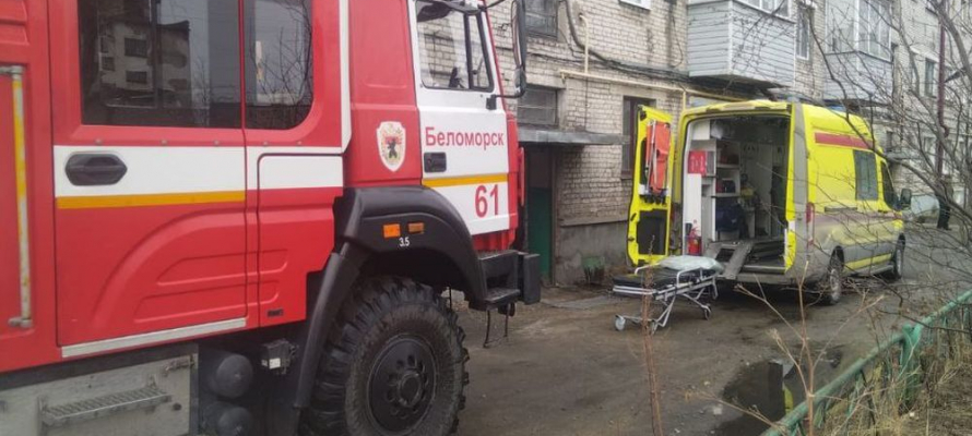 Житель Беломорска умер после того, как застрял головой между перил в доме