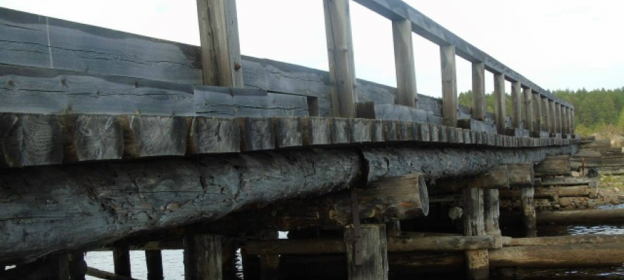 Власти Карелии нашли деньги на ремонт разваливающегося моста в Муезерском районе