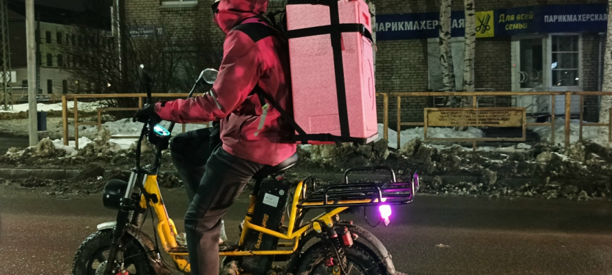 Вытесняя людей: «Яндекс» запустил роботов-доставщиков в Санкт-Петербурге