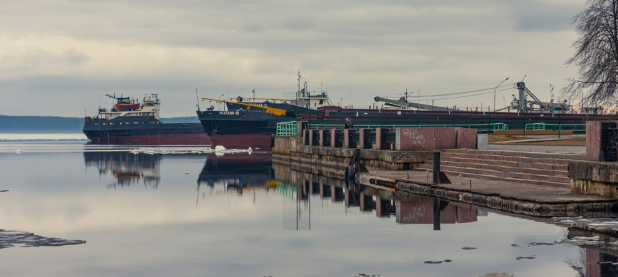 В Карелии передумали строить 2 ледокола, узнав цены на российские комплектующие