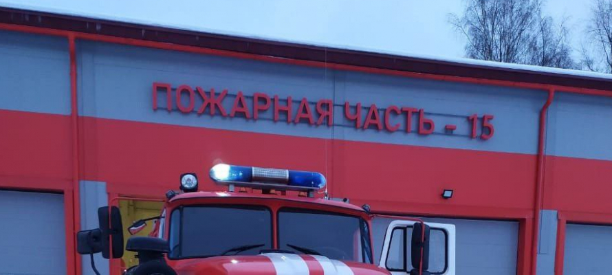 Пожарные вскрыли квартиру тяжелобольной пенсионерки из Медвежьегорска