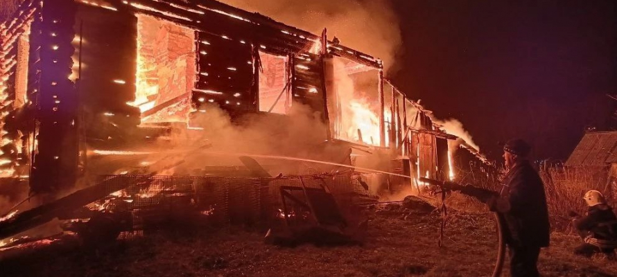 В селе Святозеро Пряжинского района полностью сгорел частный дом