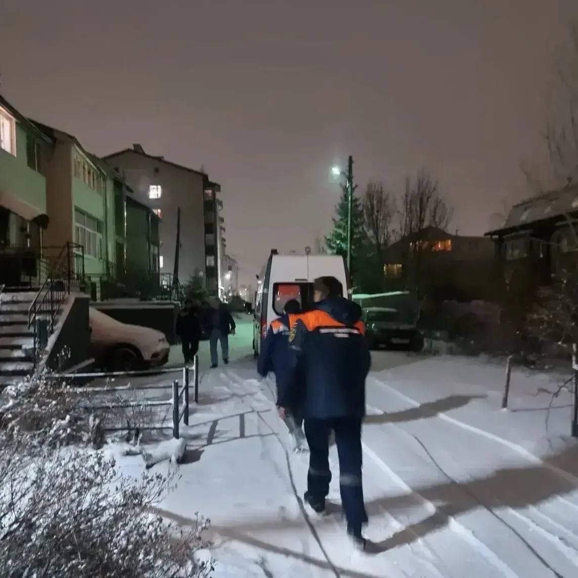 Спасатели Карелии трижды за день помогали доставлять пациентов к машинам скорой помощи