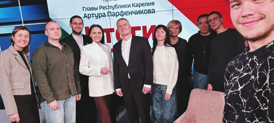 Более 1000 вопросов поступило на «Прямую линию» с главой Карелии