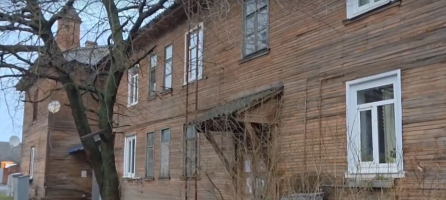 Суд потребовал ускорить расселение аварийного дома в Петрозаводске