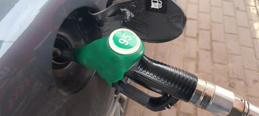 В Карелии снизились цены на 92-й и 95-й бензин