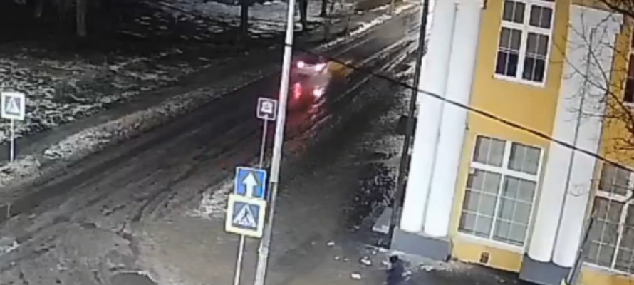 Подрядчик отказался в срок отремонтировать обрушившийся фасад музея в Сегеже