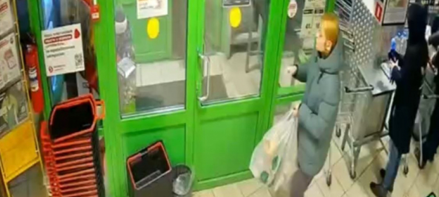 Обокравшую магазин петрозаводчанку объявили в розыск