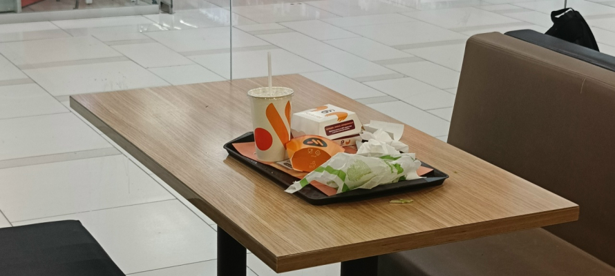 В Великобритании из-за детского ожирения запретили рекламу фастфуда