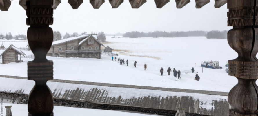 Пятеро туристов спасены у острова Кижи благодаря оперативной реакции экстренных служб и местных жителей