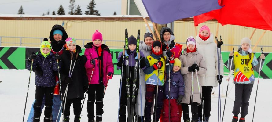 Более 400 человек вышли на старт фестиваля «На лыжи!» в Карелии