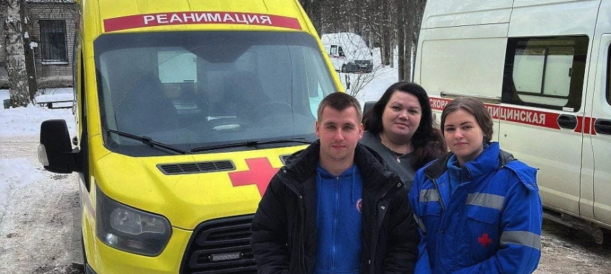 Жительница Карелии родила своего четвёртого ребёнка в машине скорой помощи