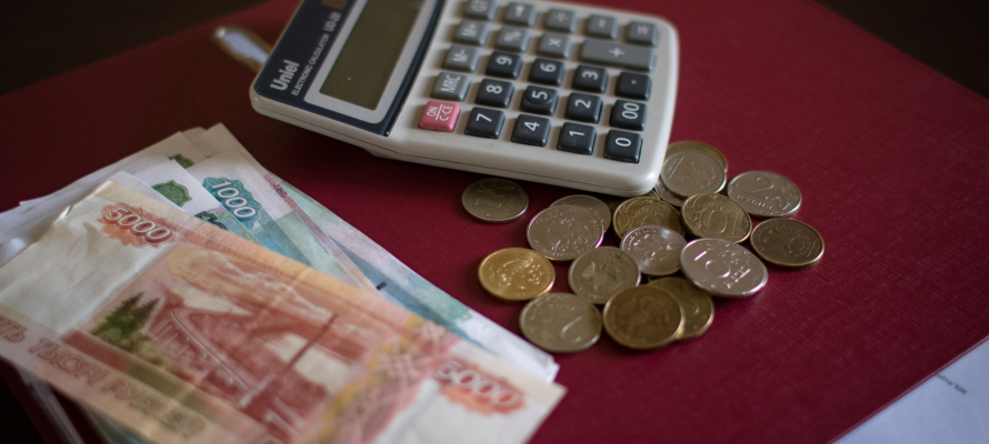 Ежемесячная выплата для школьников 17–18 лет увеличена в Карелии