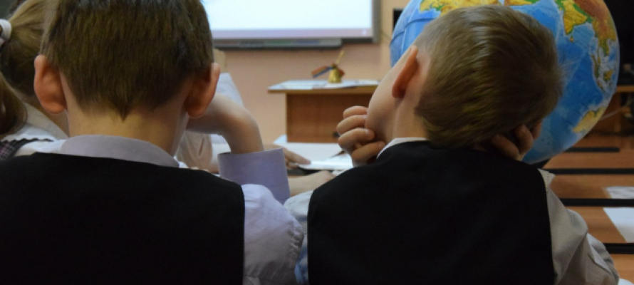 Родителям детей-медалистов и победителей олимпиад предложили давать пять дней оплачиваемого отпуска