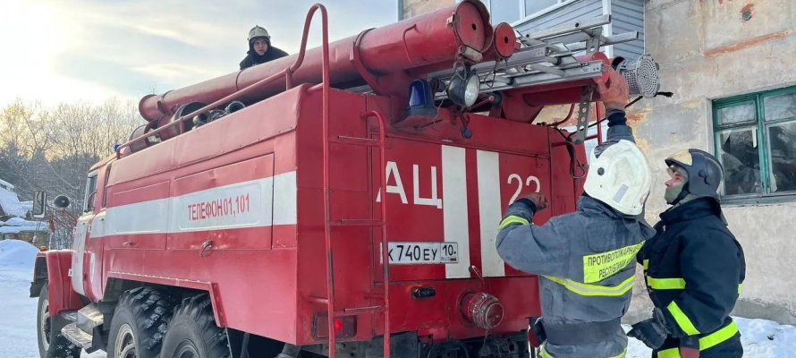 Тело мужчины обнаружили в квартире в Кеми