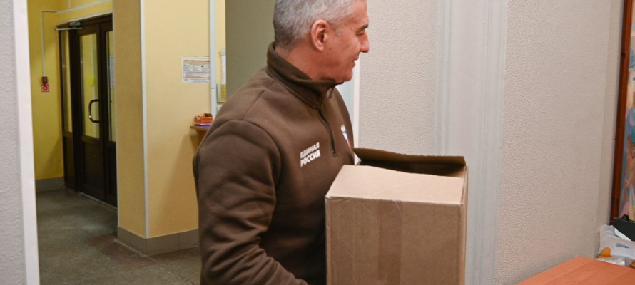 Глава Карелии запустил акцию «Подарок Защитнику» по сбору посылок бойцам СВО