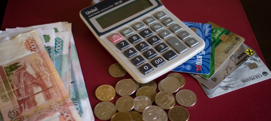 В России предложили ограничить внесение наличных через банкоматы для физлиц