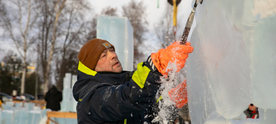 Как на морозе в Петрозаводске рождаются фигуры «Гипербореи» и чего это стоит их создателям