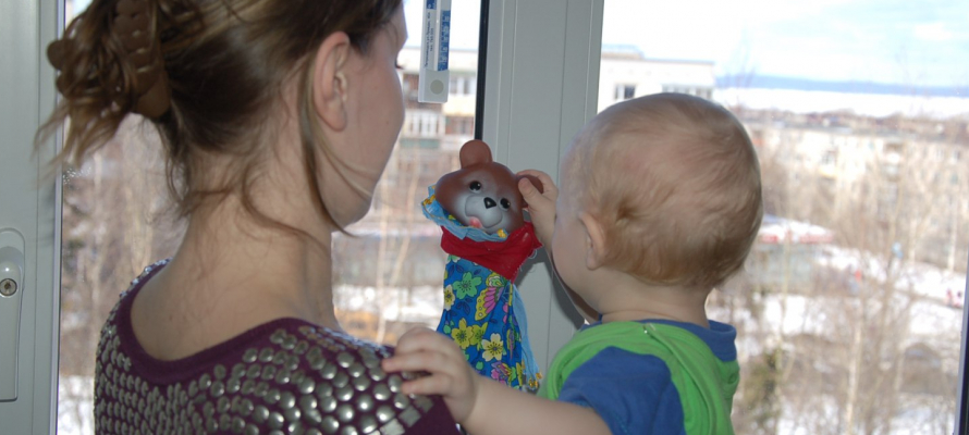 Госдума пытается защитить мам малышей от испытательного срока