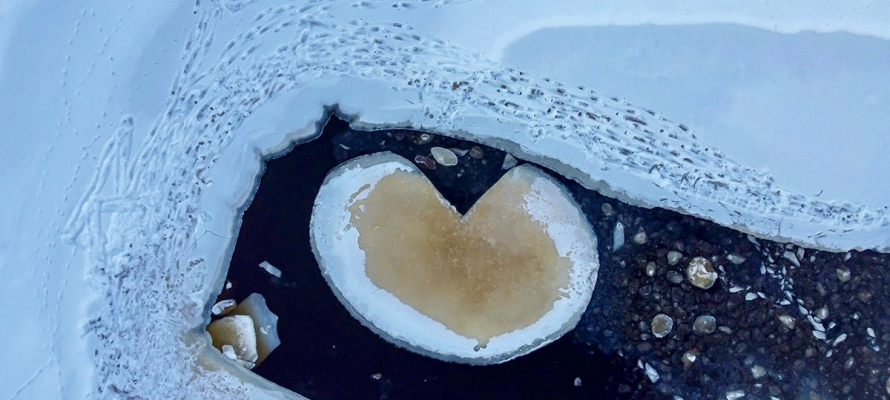 Ледяное сердце Карелии отправили в плавание по реке Шуя