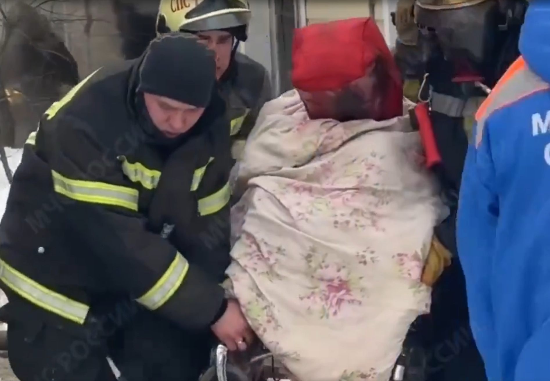 В жилом доме в центре Петрозаводска вспыхнул пожар