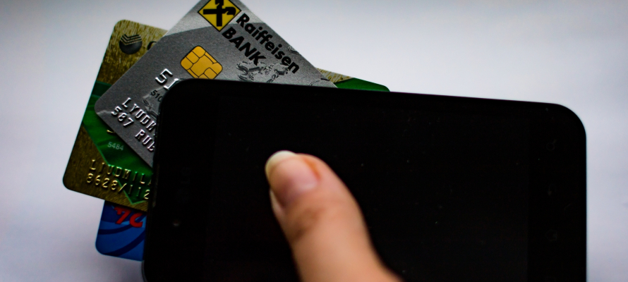 Дорогие фото в соцсетях могут привлечь внимание налоговой