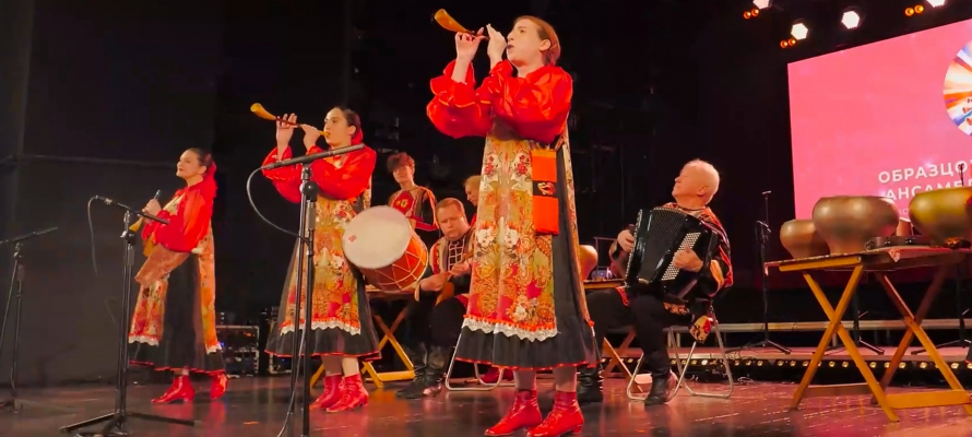 Елецкая гармоника и удмуртский кубыз: в Петрозаводске прошел фестиваль национальных музыкальных инструментов