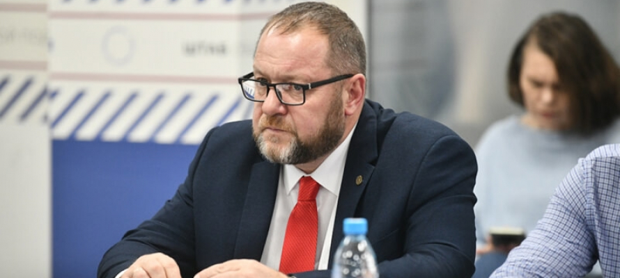 Главу администрации Прионежского района оштрафовали за коррупционное нарушение при приёме на работу